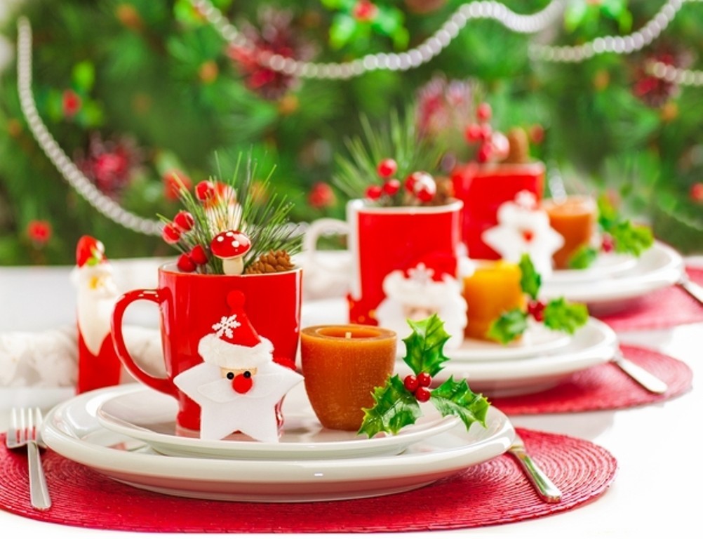 ideas-para-decorar-la-mesa-del-comedor-en-navidad