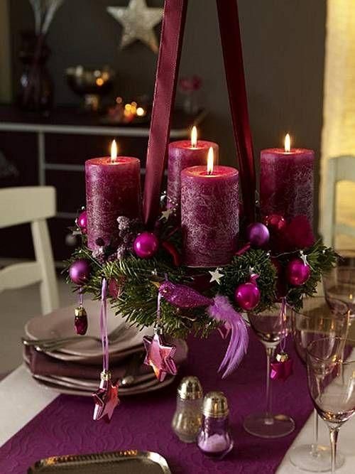 Decoración con velas moradas para navidad