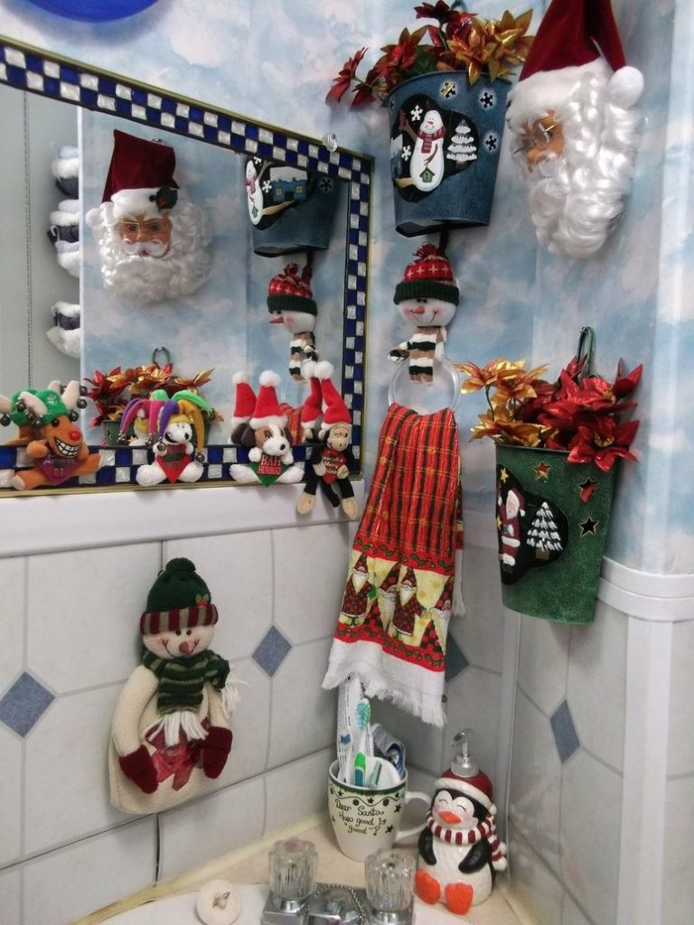 Ideas decorativas para el baño durante la navidad